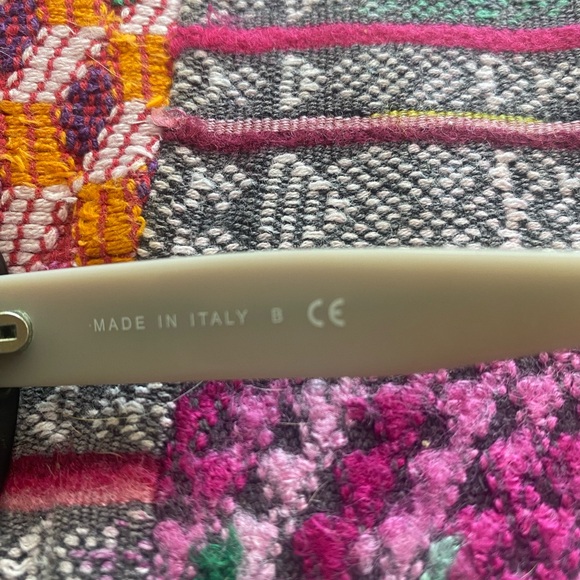 CHANEL Quilted Pearl Tortoise Oval Sunglasses - Picture 7 of 8